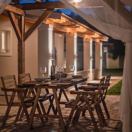 Villa Veneto Luxury Holidays Melíssia Exterior photo