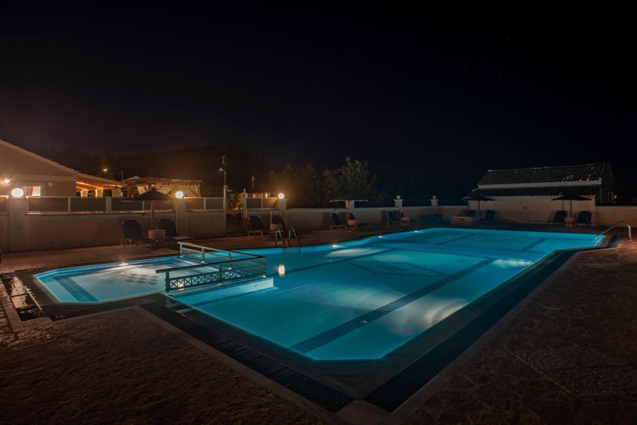 Villa Veneto Luxury Holidays Melíssia Exterior photo