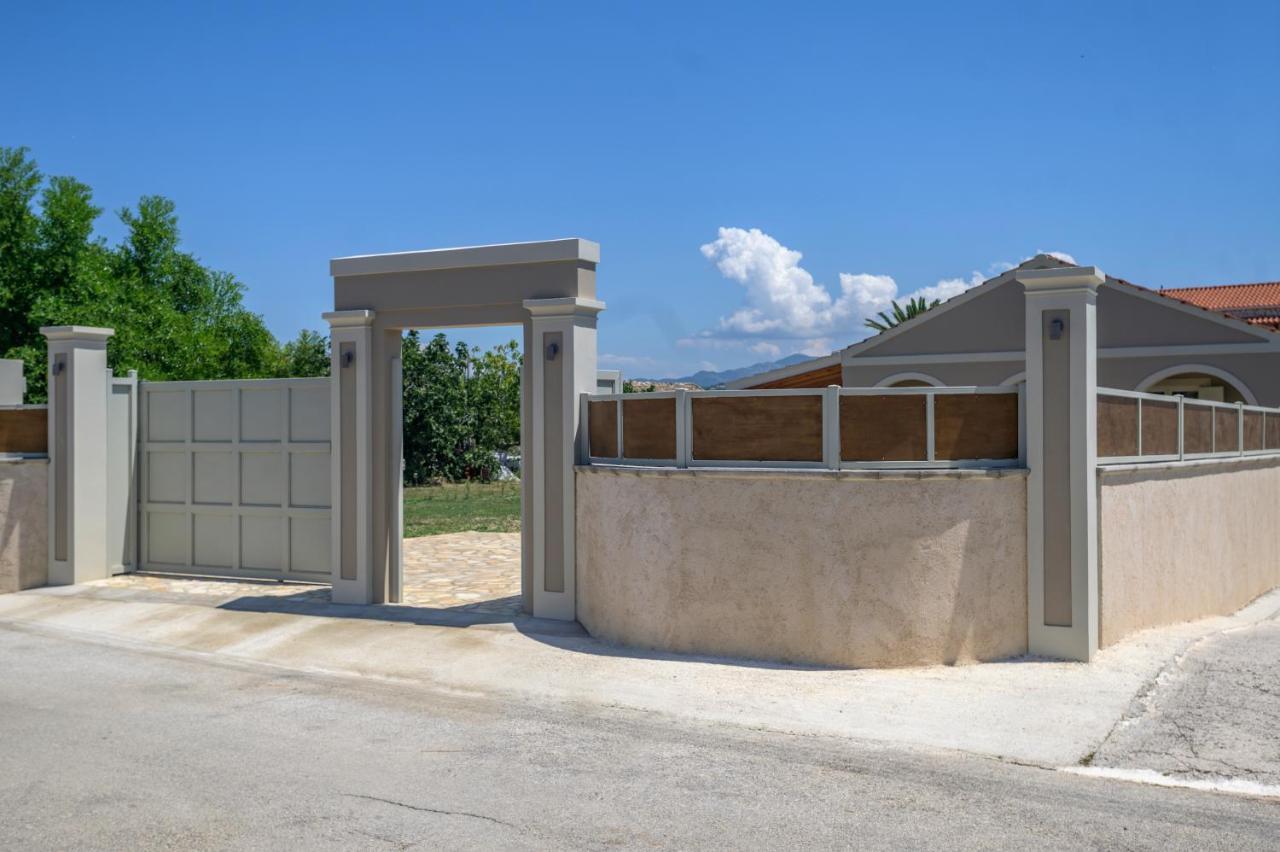 Villa Veneto Luxury Holidays Melíssia Exterior photo